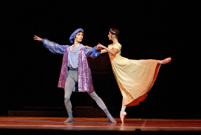 File:Romeo ja Julia lavastusest. Julia ja Romeo Andrei Mihnevitš.jpeg
